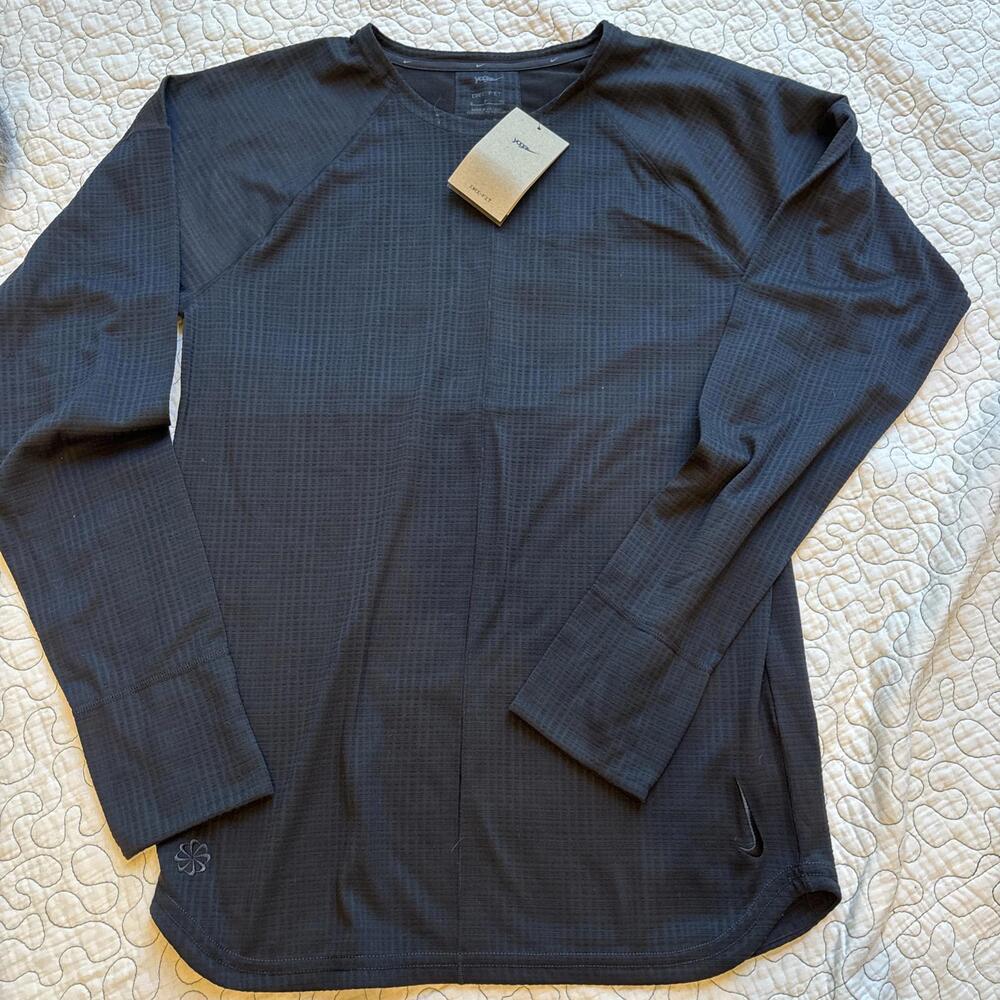 Nike YOGA Mens Dri-Fit Long Sleeve Shirt Size Small Black